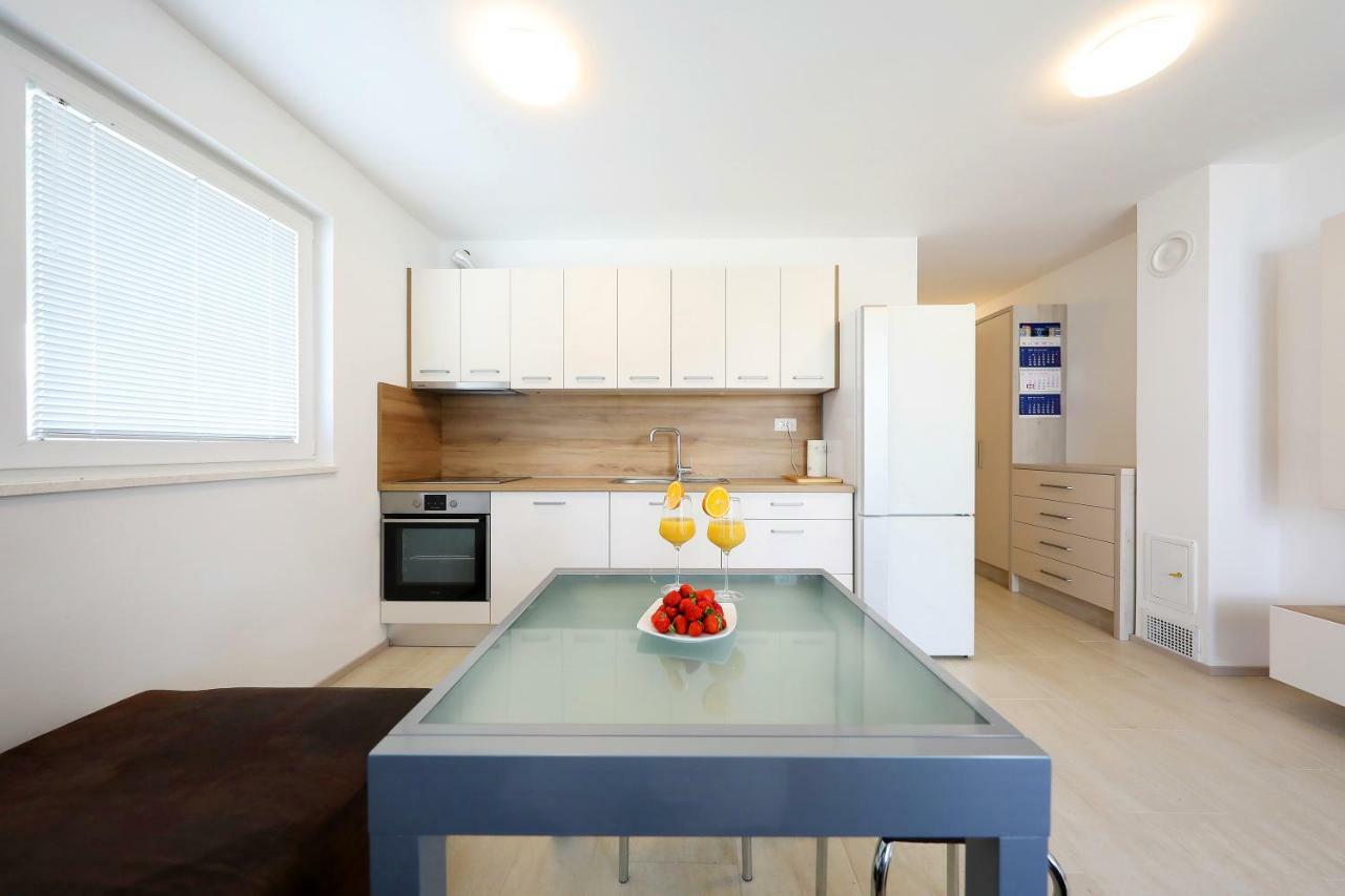 Luxury Sunset Penthouse With Seaview Apartment Petrcane Exterior foto